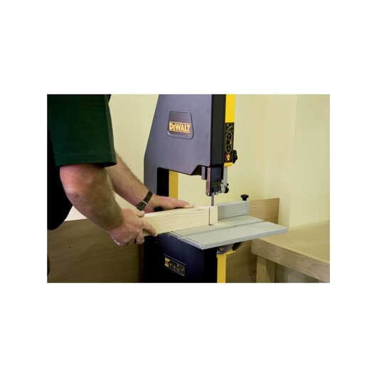 Električna tračna pila DeWalt DW739 750W 155mm