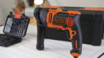 Električna udarna bušilica Black+Decker BEH850KA32 850W sa 32-dijelnim priborom u koferu