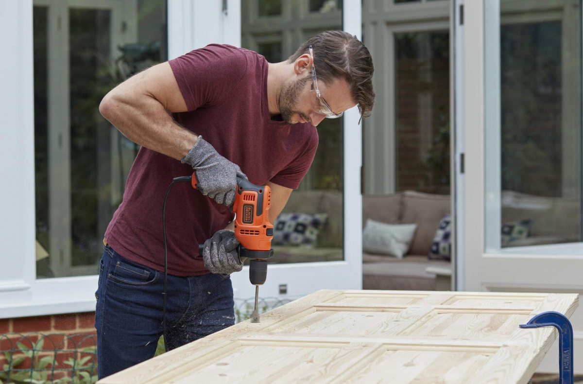 Električna udarna bušilica Black+Decker BEH200 500W