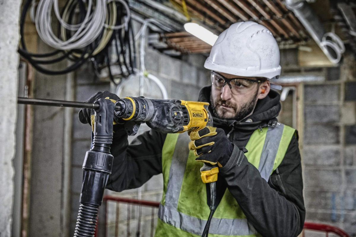 Električna udarna bušilica DeWalt D25134K SDS-Plus 800W u koferu