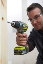 Aku udarna bušilica Ryobi R18PD7-252S 18V sa 2 baterije i punjačem u koferu